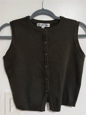 Madden Girl Olive Sleeveless Button-Front Knit Vest